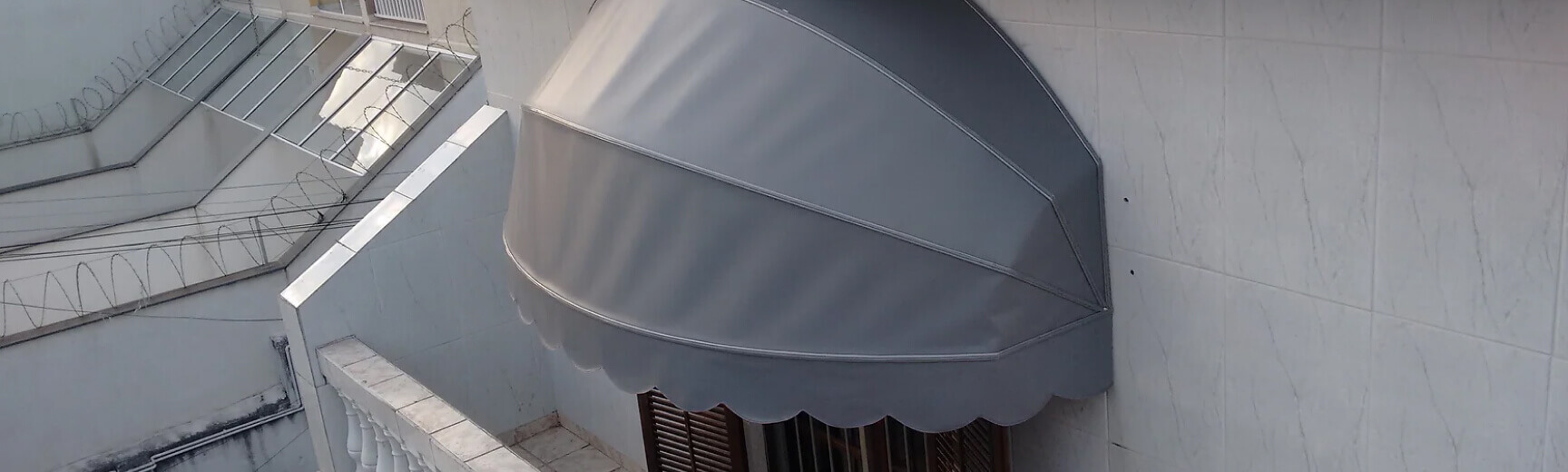 Toldo Curvo Retrátil